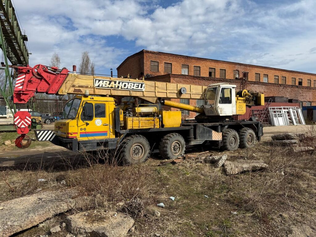 Аренда автокрана-вездехода 50 т, стрела 27,1 м
